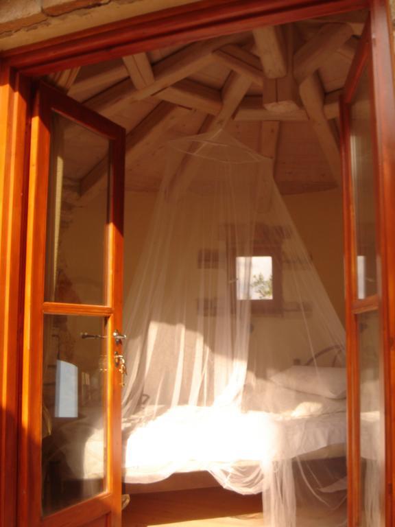 Musician'S Round House & Castello Villa Vatos Room photo