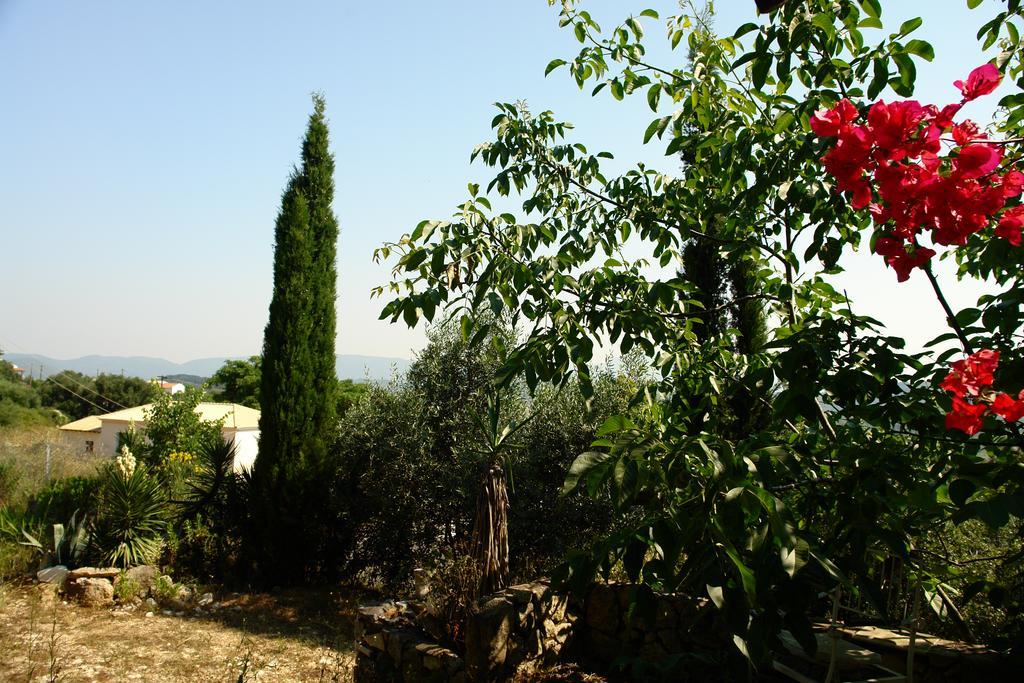 Musician'S Round House & Castello Villa Vatos Exterior photo